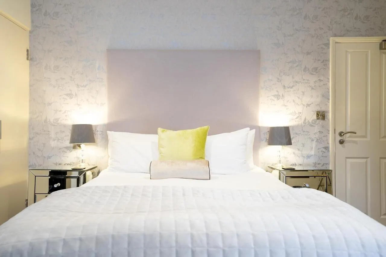 The Bear & Swan Hotel Chew Magna Inn
